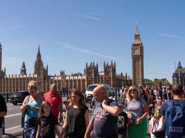 Más de 10 mil personas acuden a la gira Dios Te Ama en Londres