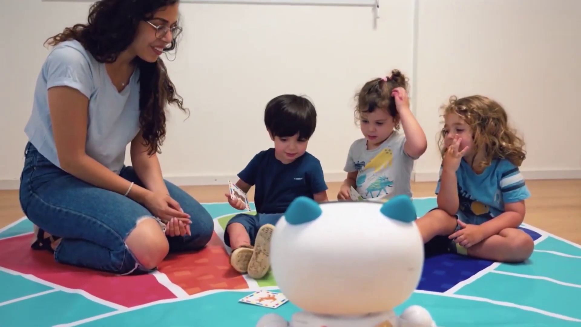 Israel desarrolla robot que enseña idiomas a los niños