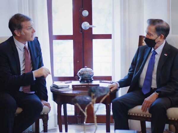 Evangelista Andrés Palau se reúne con el Presidente de Panamá