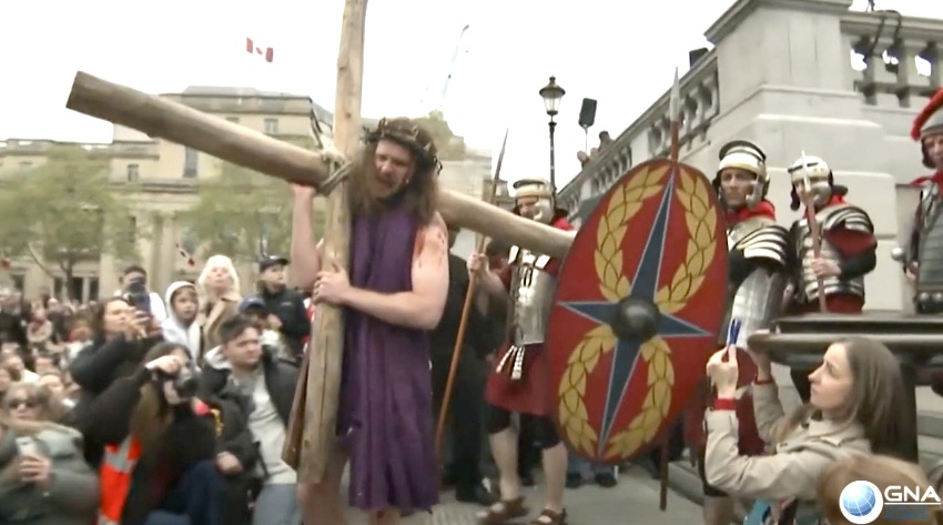 Good Friday Passion of Jesus Play Draws Huge Crowds in Central London