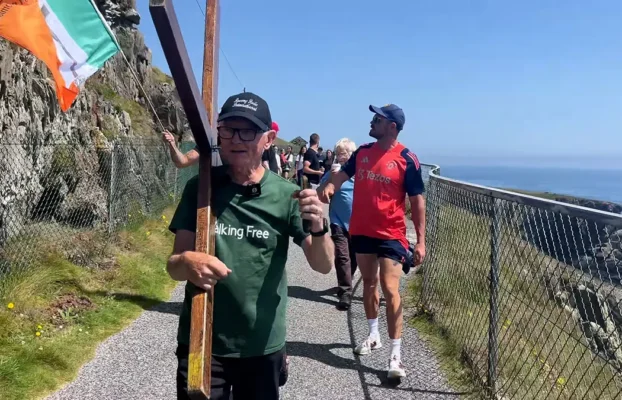 Irish Evangelist Impacts Many on Walk For Freedom While Carrying 11 Foot Cross