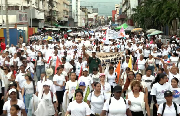 Marcha Profamilia inunda calles de Panamá
