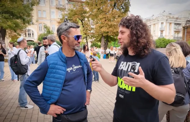 Ukrainians staying mentally strong in the war